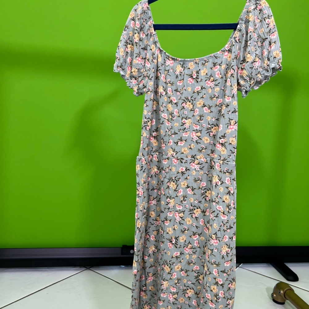 Dress - Picture 2 of 2